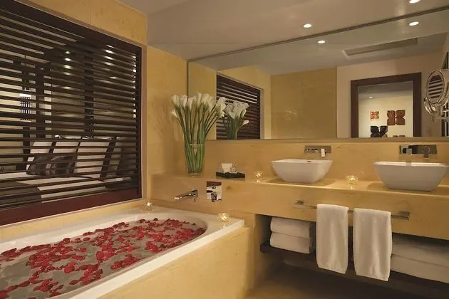 Junior Suite Ocean View - Double Beds