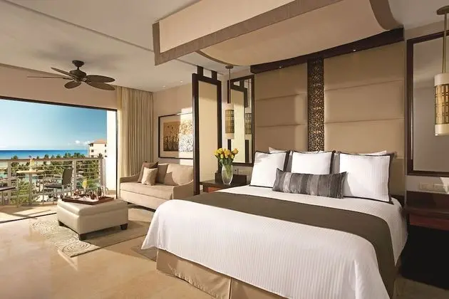 Junior Suite Ocean View - King Bed
