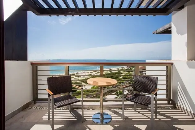 Junior Suite Ocean View - King Bed