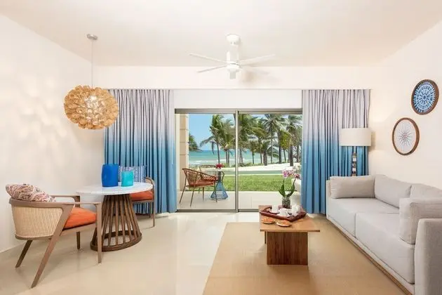 Club Ocean Front Junior Suite Pool Walkout Double