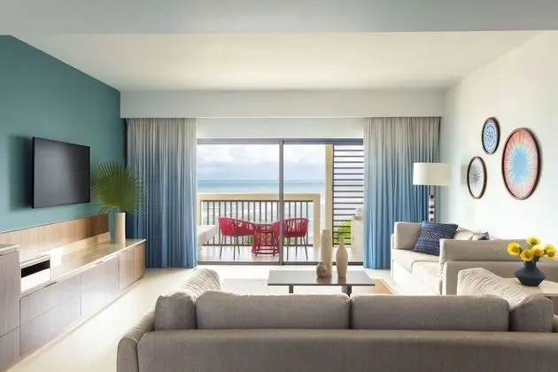 Club Ocean Front Master Suite