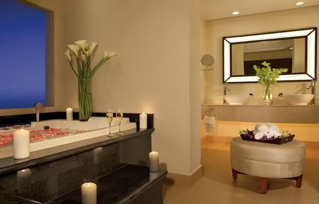 Junior Suite Ocean View King
