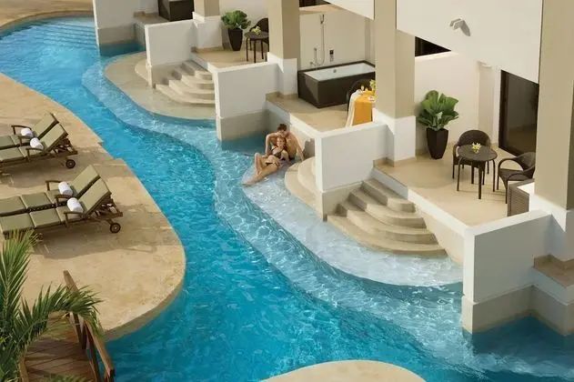 Preferred Club Junior Suite Ocean View Swim-Out King