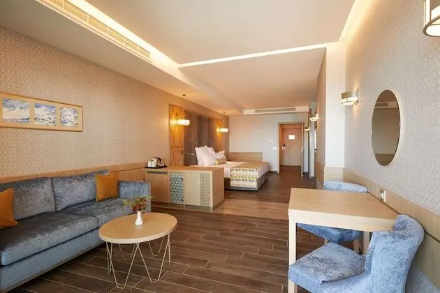 Junior Suite Sea View (1 adult)