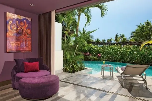 Preferred Club Junior Suite Swimout King