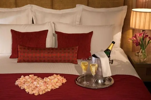 Preferred Club Master Suite Partial Ocean View