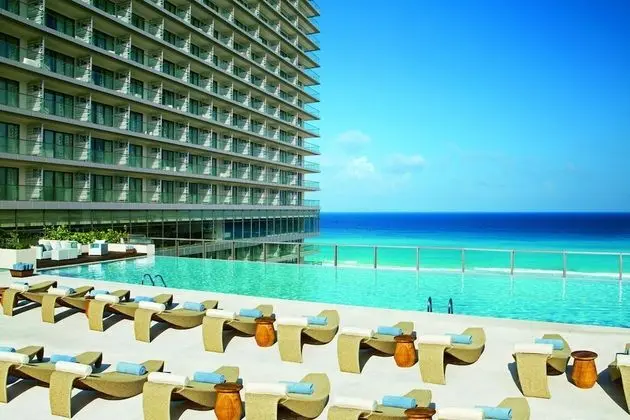 Preferred Club Master Suite Ocean View