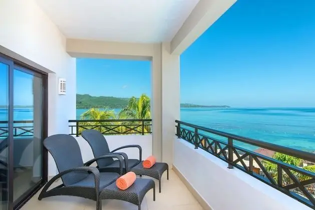 Preferred Club Junior Suite Ocean View King