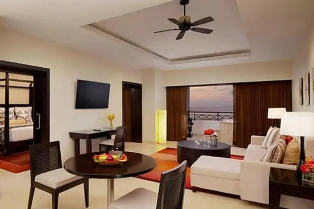 Preferred Club Master Suite Ocean Front Swim-Out