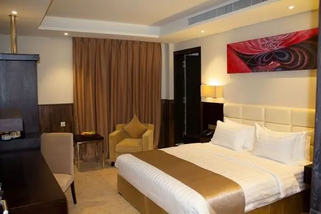 Deluxe Oda, 1 En Büyük (King) Boy Yatak, Sigara İçilebilir, Şehir Manzaralı