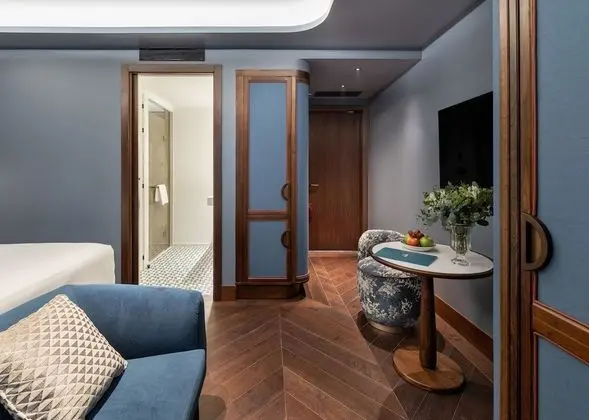 Deluxe Tek Büyük Yataklı Oda