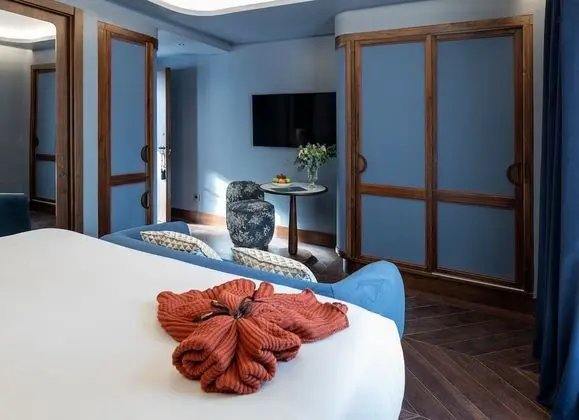 Deluxe Tek Büyük Yataklı Oda