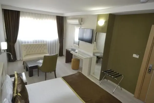 Tek Kişilik, Şehir Manzaralı