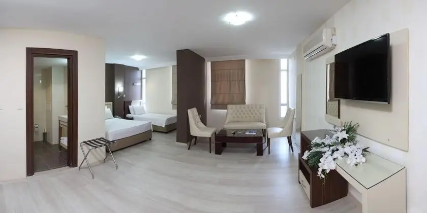 Triple, Şehir Manzaralı
