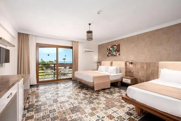 Deluxe Oda-Balkonlu, Deniz veya Bahçe Manzaralı