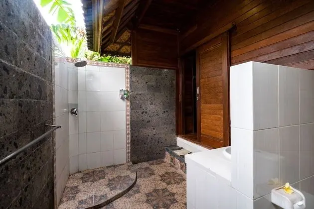 Deluxe Tek Büyük Yataklı Oda, 1 Yatak Odası, Bahçe Manzaralı
