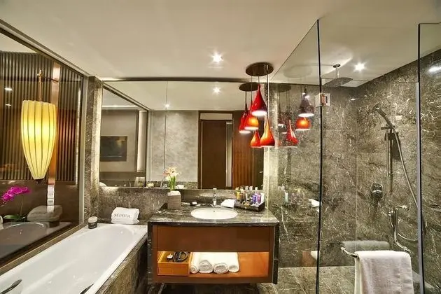 Inya Wing-Premier Room