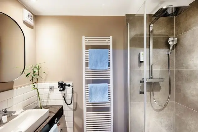 Comfort Tek Büyük Yataklı Oda