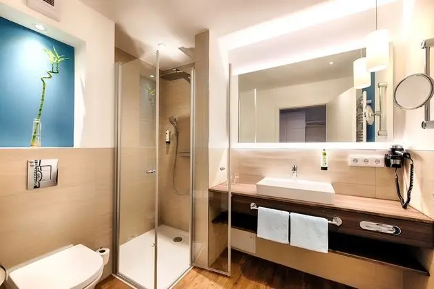Deluxe Tek Büyük Yataklı Oda, 1 En Büyük (King) Boy Yatak, Buzdolabı, Göl Manzaralı