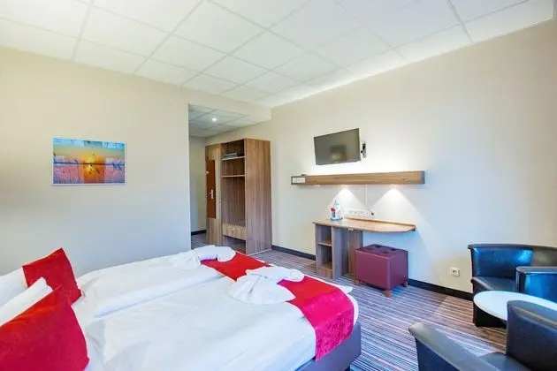Comfort Tek Büyük Yataklı Oda, Balkon, Göl Manzaralı