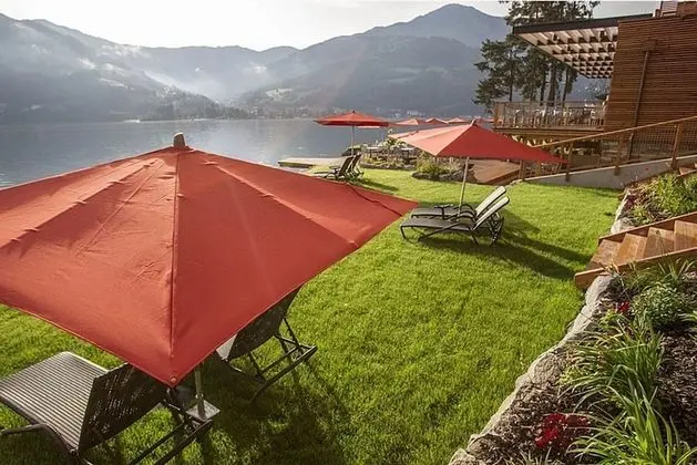 Deluxe Tek Büyük Yataklı Oda, Teras, Denize Sıfır (Seetraum)