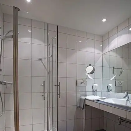 Deluxe Tek Büyük Yataklı Oda, Teras, Denize Sıfır (Seetraum)