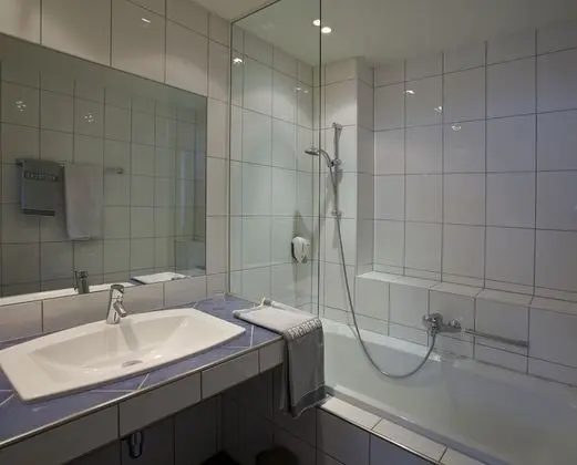Superior Tek Büyük veya İki Ayrı Yataklı Oda, Balkon, Göl Manzaralı (Seeparadies)