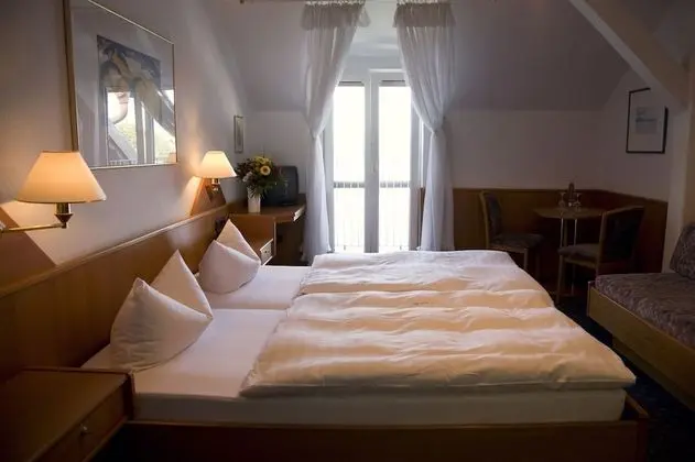 Tek Büyük Yataklı Oda, Göl Kenarı