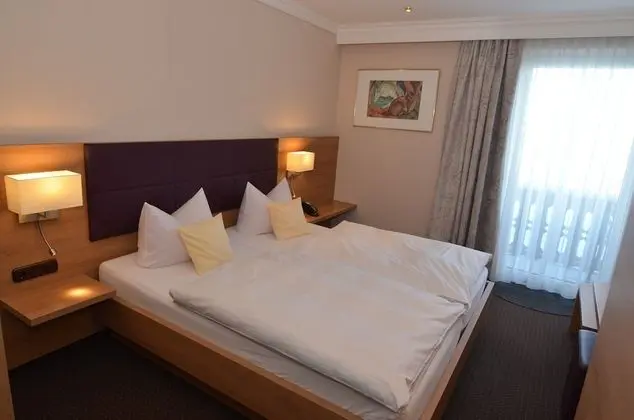 Tek Büyük Yataklı Oda, Göl Kenarı