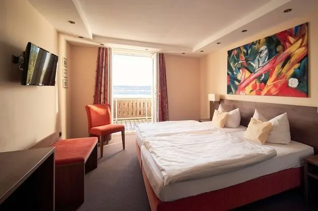 Tek Büyük Yataklı Oda, Göl Kenarı