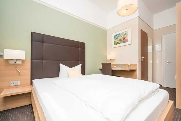 Tek Kişilik Oda, 1 Tek Kişilik Yatak, Göl Kenarı