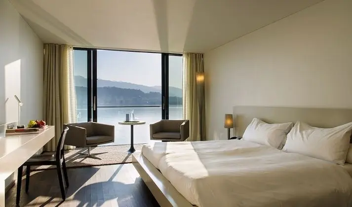 Deluxe Tek Büyük Yataklı Oda, Göl Manzaralı (Lake View)