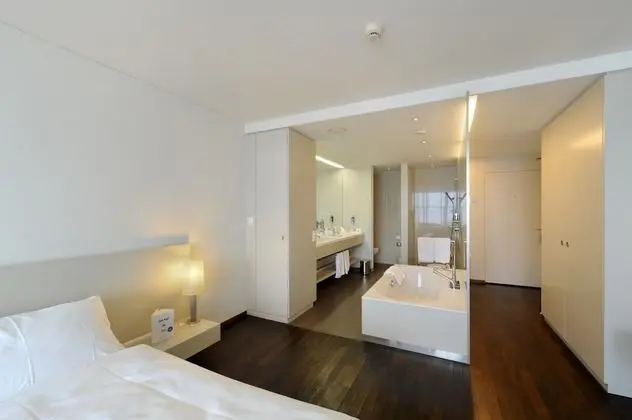 Deluxe Tek Büyük Yataklı Oda, Göl Manzaralı (Lake View)