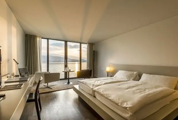 Deluxe Tek Büyük Yataklı Oda, Göl Manzaralı (Lake View)