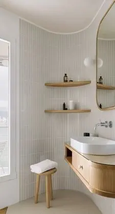 Design Tek Büyük Yataklı Oda, Balkon, Göl Manzaralı (Lake View)