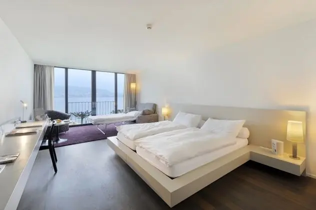 Superior Tek Büyük Yataklı Oda (Lake View)