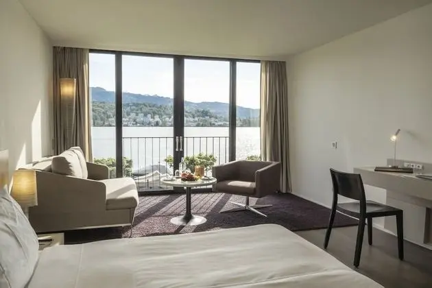 Superior Tek Büyük Yataklı Oda (Lake View)