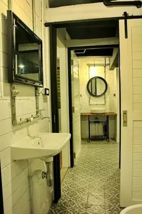 Basic 5 Bed Mixed Dorm
