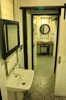 Basic 8 Bed Male Dorm