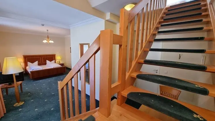 Family Dubleks, Sıcak Su Küveti, Göl Manzaralı (Hauptgebäude)