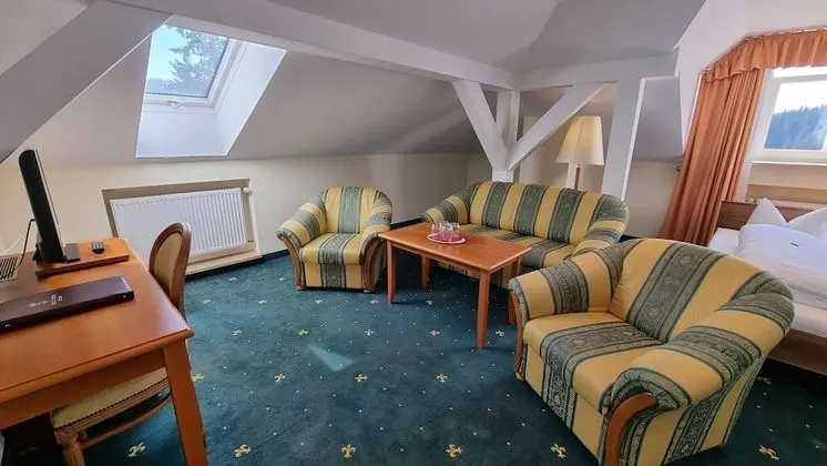 Family Dubleks, Sıcak Su Küveti, Göl Manzaralı (Hauptgebäude)