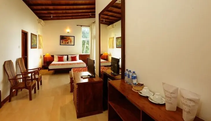 Deluxe Üç Kişilik Oda, Göl Manzaralı