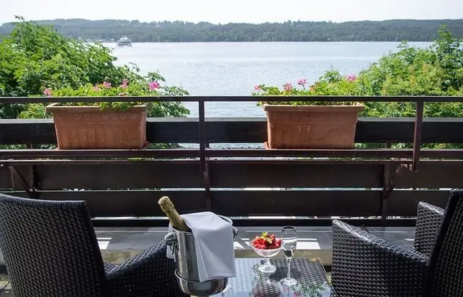 Tek Büyük Yataklı Oda, Göl Manzaralı