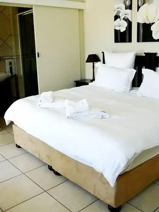 ROOM 8 Luxury