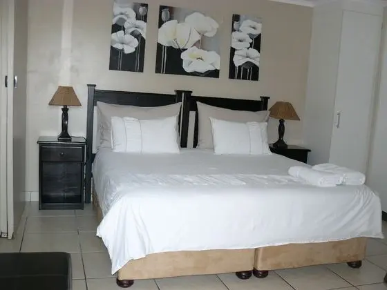 ROOM 8 Luxury