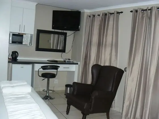 ROOM 8 Luxury