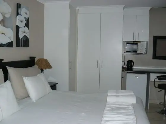 ROOM 8 Luxury