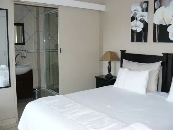 ROOM 8 Luxury