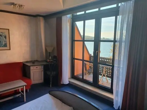 Tek Büyük Yataklı Oda, Balkon, Göl Kenarı