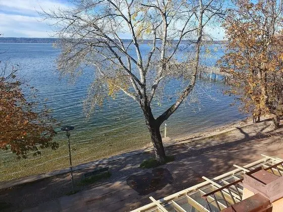 Tek Büyük Yataklı Oda, Balkon, Göl Kenarı